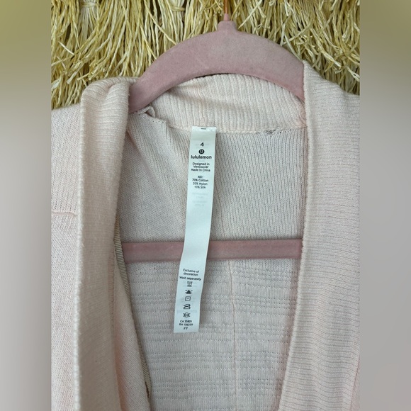 SOLD🚨LULULEMON✨GUC SILKY SOFT✨ Find Your Calm Wrap✨Chantilly✨Size 4 - Picture 10 of 16